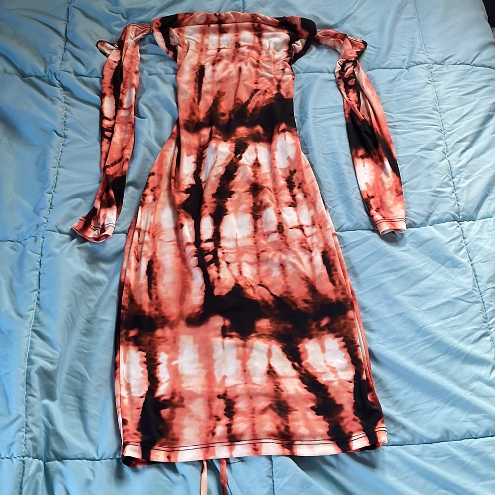 Bodycon going out dress with sleeves attached fashion nova size small